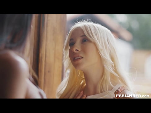 ❤️ A nena chega a casa uns meses despois e acaba comendo o coño da súa madrastra ☑ Vídeo de sexo en nós ❌️❤